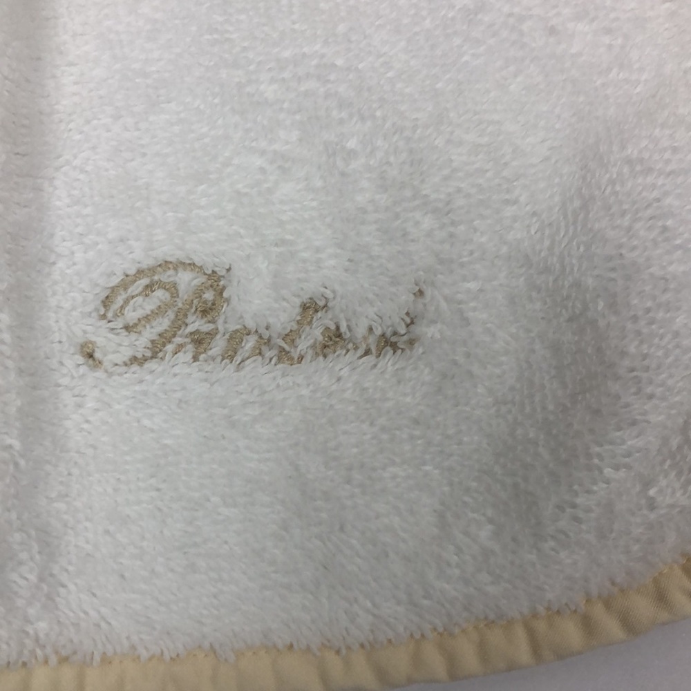 PRATESI MONOGRAMED HAND TOWEL - Picture 3 of 4